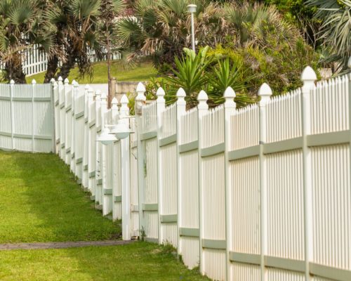 vinyl fence with palm trees