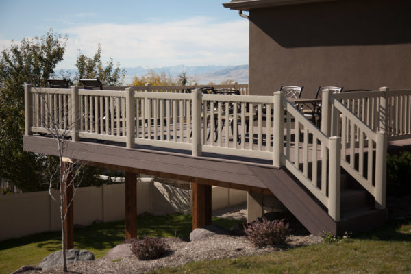 deck with rail
